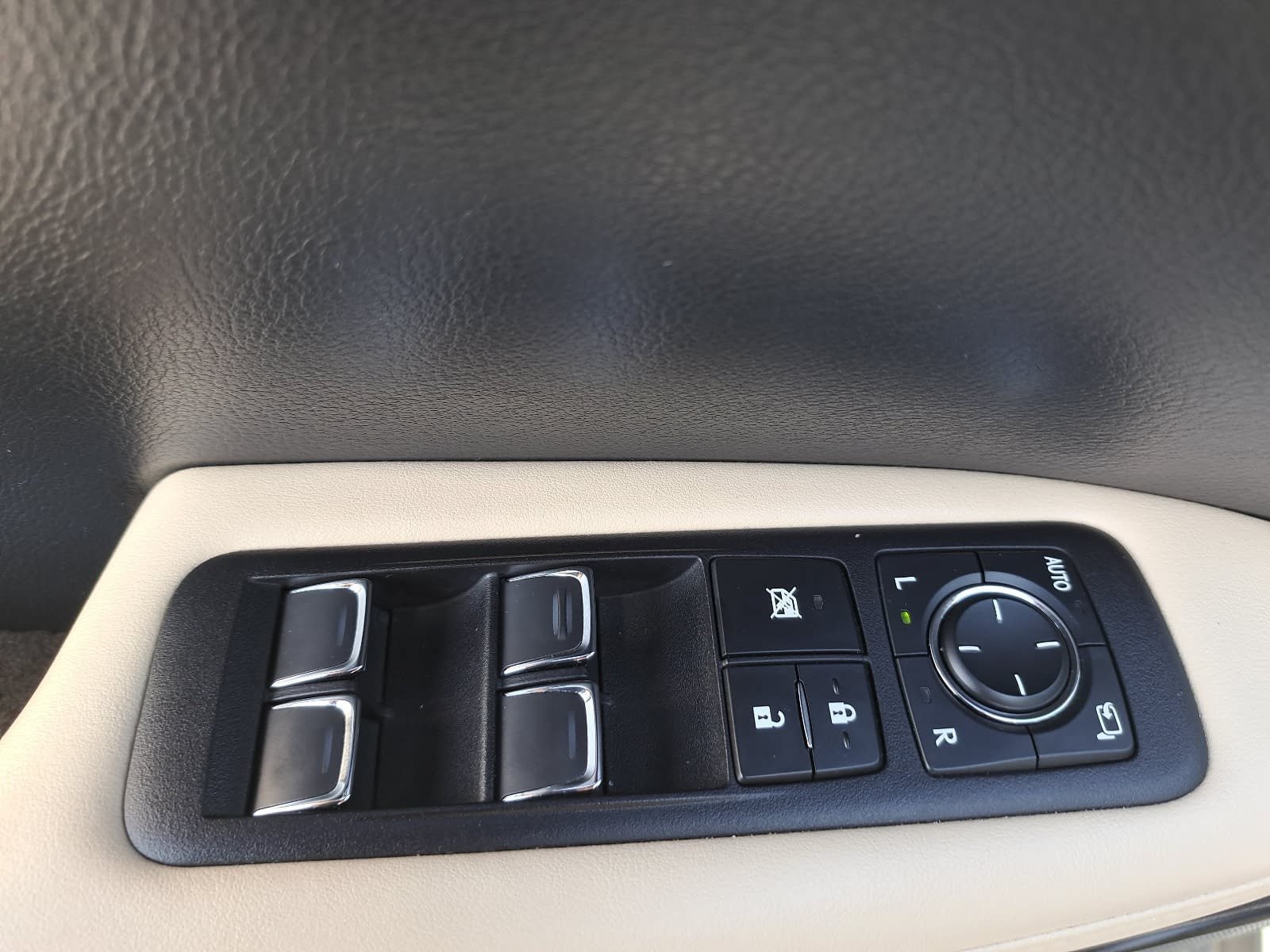 Used 2021 Lexus RX 450h AWD w/ Premium Package image 31