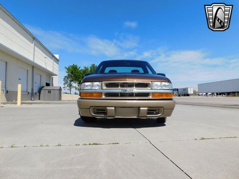 Used 2000 Chevrolet S10 Pickup LS w/ Preferred Equipment Group image 24