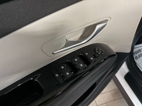 Used 2024 Hyundai Tucson Limited image 36