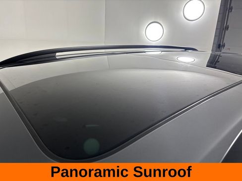 Used 2023 Volkswagen Atlas SE w/ Panoramic Sunroof Package FWD image 11