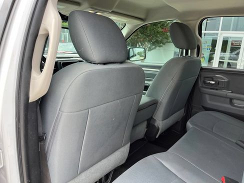 Used 2016 RAM 1500 Classic SLT AWD/4WD image 13
