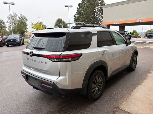 Used 2023 Nissan Pathfinder SV AWD/4WD image 5