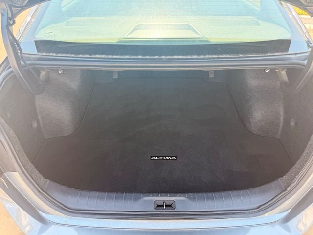 Used 2025 Nissan Altima 2.5 SV FWD image 16