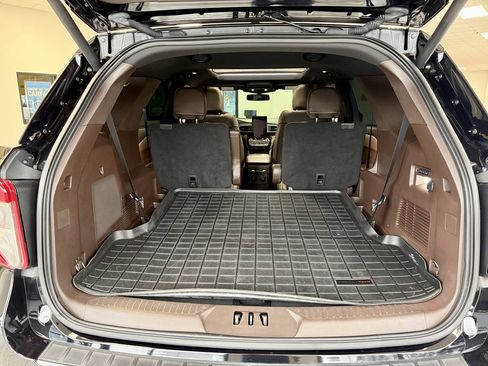 Used 2022 Ford Explorer King Ranch image 9