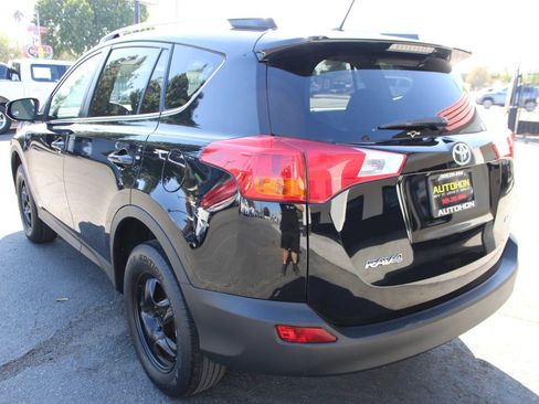 Used 2013 Toyota RAV4 LE FWD image 10