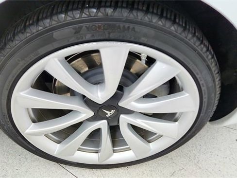 Used 2019 Tesla Model 3 Standard Range Plus image 51