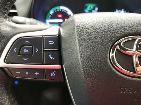 Certified 2022 Toyota Sienna XLE image 57