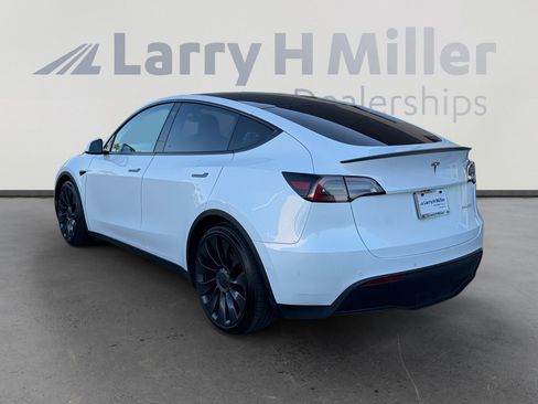 Used 2022 Tesla Model Y Performance image 3
