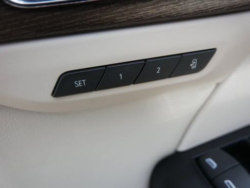 Used 2023 Buick Envision Avenir AWD/4WD image 14