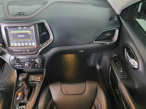 Used 2022 Jeep Cherokee Trailhawk w/ Sound & Nav Group image 25