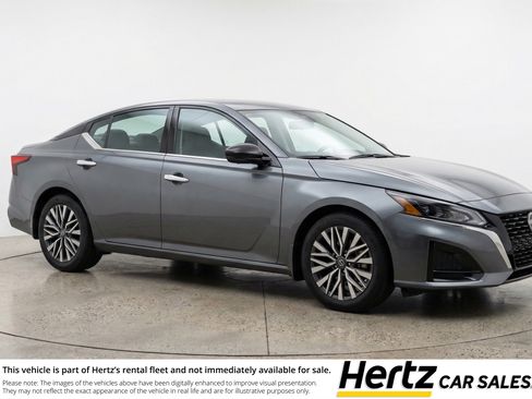 Used 2025 Nissan Altima 2.5 SV image 1