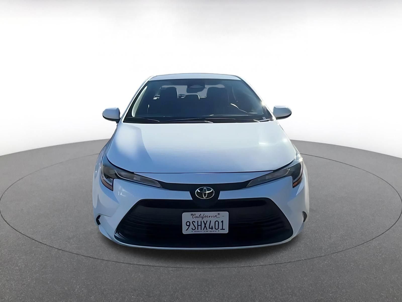 Used 2025 Toyota Corolla LE FWD image 4