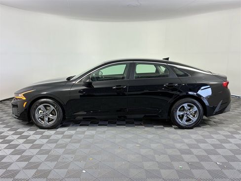 Used 2022 Kia K5 LX image 4