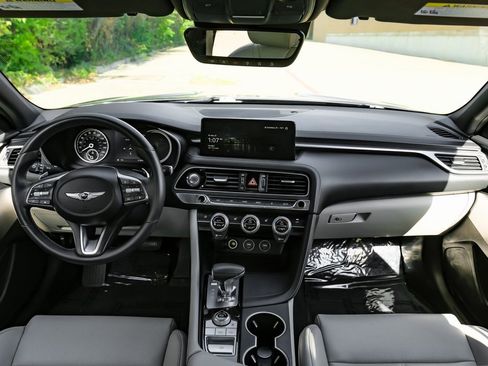 Used 2023 Genesis G70 2.0T image 19