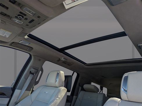 Used 2022 Cadillac Escalade ESV Sport Platinum image 22