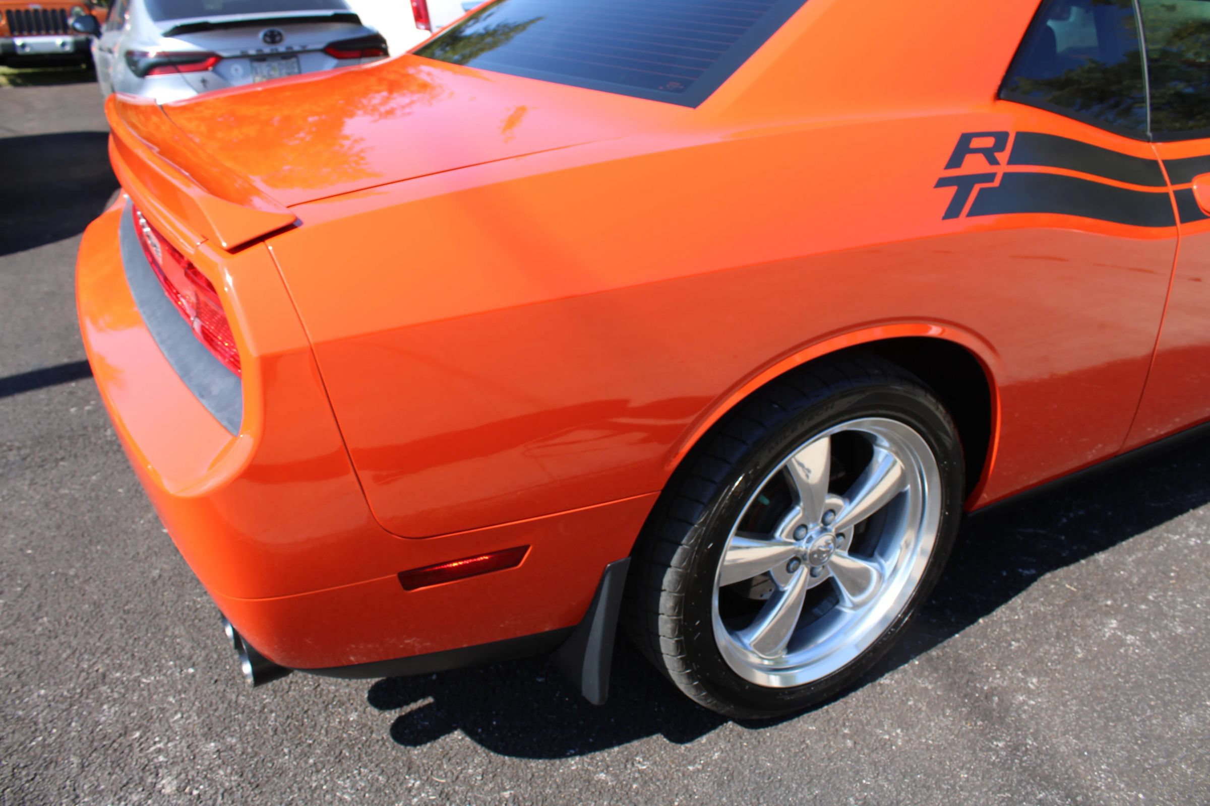 Used 2010 Dodge Challenger R/T RWD image 9