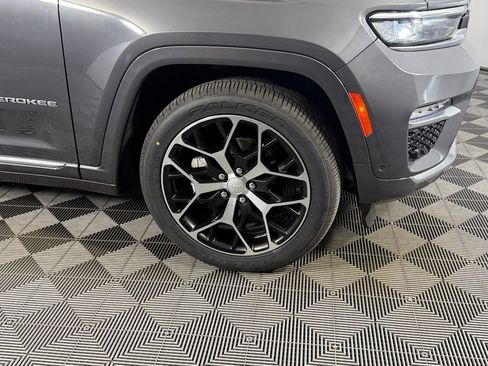 Certified 2022 Jeep Grand Cherokee Summit AWD/4WD image 6
