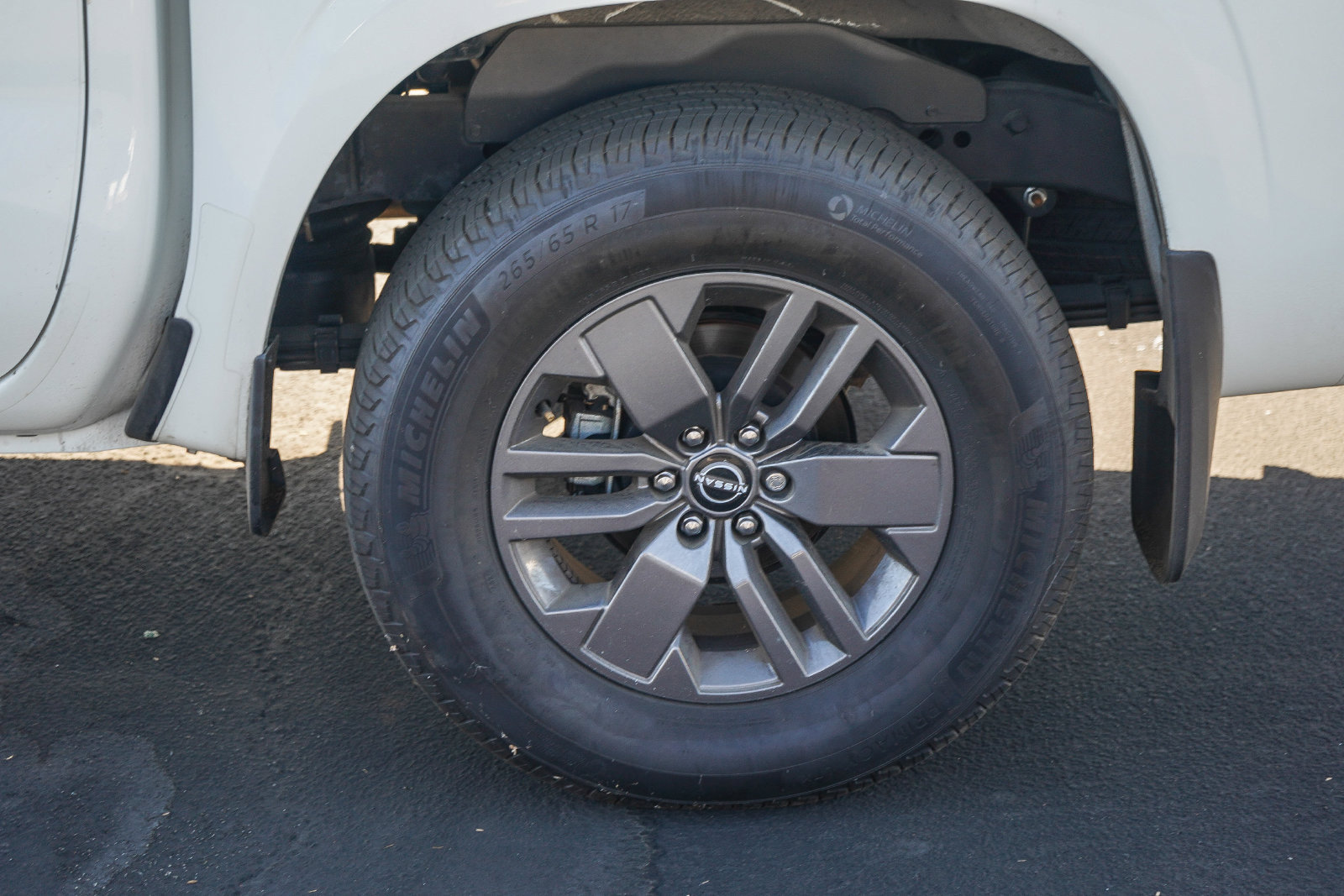 Used 2025 Nissan Frontier SV RWD image 11