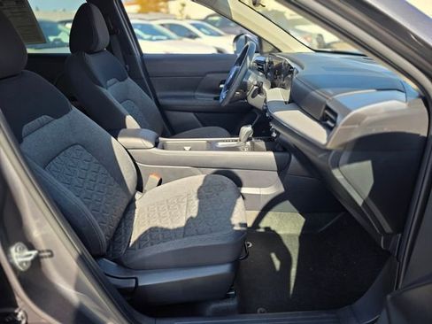 Used 2025 Nissan Kicks SV image 10