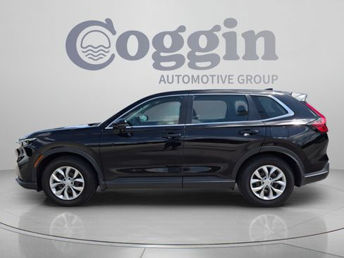 Used 2023 Honda CR-V LX image 3