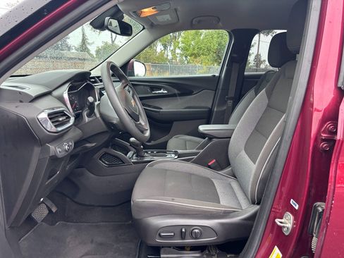 Used 2022 Chevrolet TrailBlazer LT w/ Convenience Package image 13