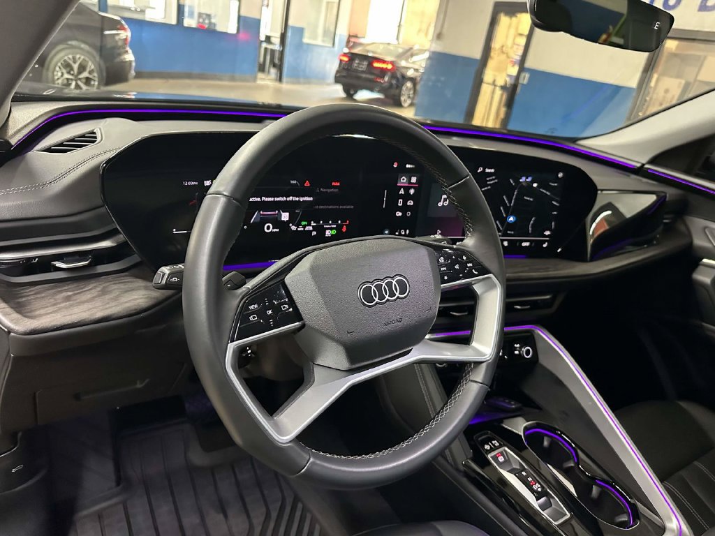 Used 2025 Audi Q5 Premium w/ Convenience Package AWD/4WD image 17