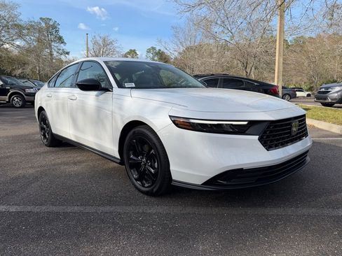 New 2025 Honda Accord SE image 1