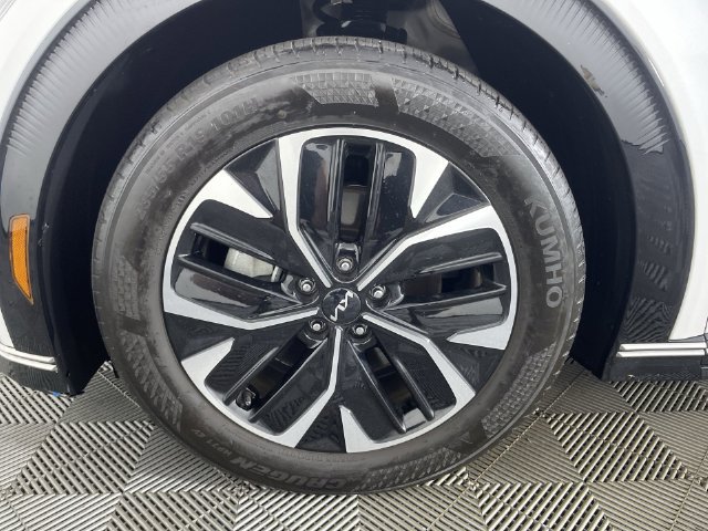 Used 2024 Kia EV6 Wind AWD/4WD image 18