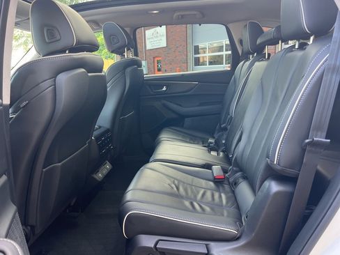 Used 2023 Acura MDX SH-AWD w/ Advance Package image 25