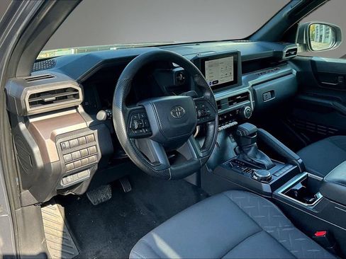 Used 2024 Toyota Tacoma SR5 AWD/4WD image 18