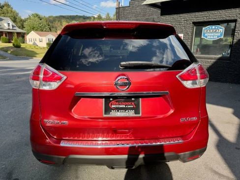 Used 2015 Nissan Rogue SV image 4
