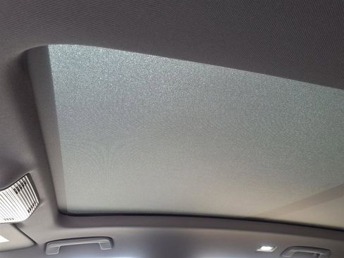 New 2026 Volkswagen Tiguan SE R-Line image 12