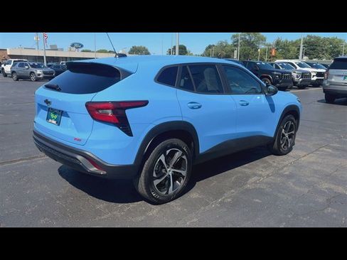 Used 2024 Chevrolet Trax RS w/ Driver Confidence Package FWD image 8