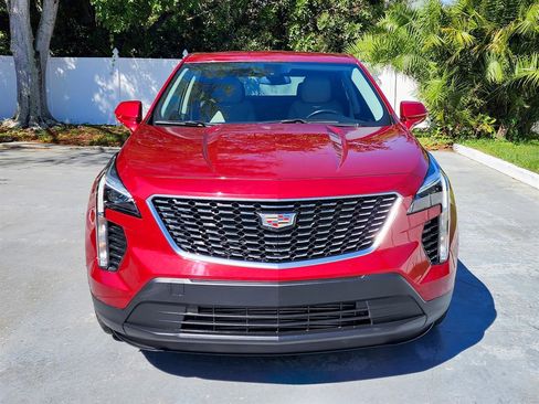 Used 2019 Cadillac XT4 Luxury FWD image 3