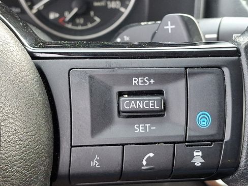 Used 2023 Nissan Rogue SV AWD/4WD image 23