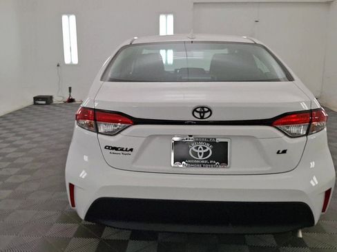 Certified 2023 Toyota Corolla LE FWD image 3