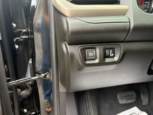 Used 2017 GMC Acadia Denali w/ Technology Package AWD/4WD image 18