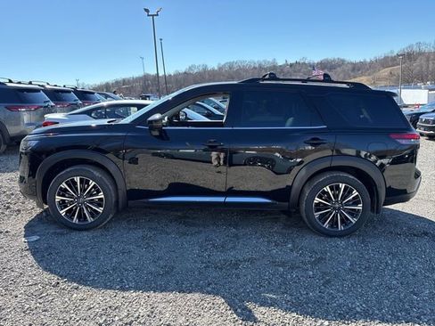 New 2026 Nissan Pathfinder Platinum w/ Accent Package AWD/4WD image 2