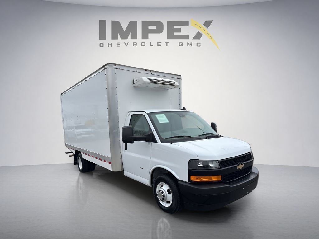 Used 2024 Chevrolet Express 3500 w/ Power Convenience Package RWD image 8