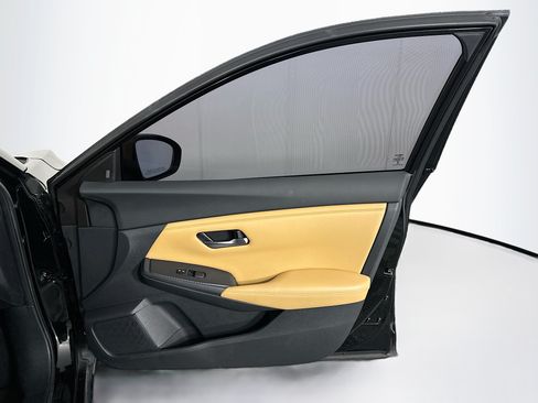 Used 2022 Nissan Sentra SV w/ SV Premium Package FWD image 31