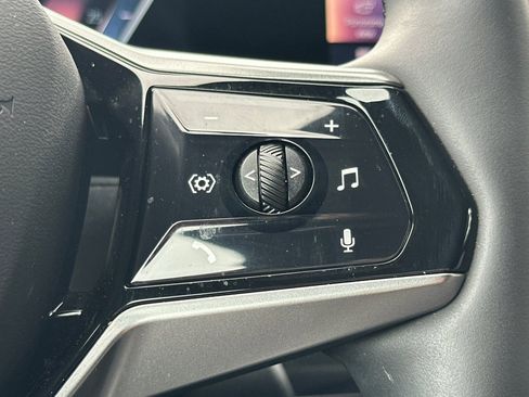 Used 2024 BMW i5 eDrive40i w/ Premium Package image 32