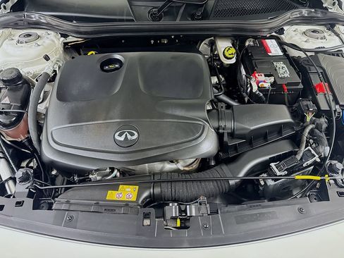 Used 2018 INFINITI QX30 AWD image 24