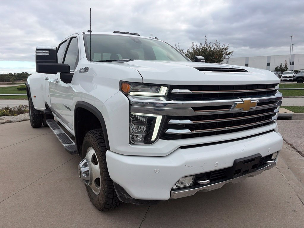 Used 2022 Chevrolet Silverado 3500 High Country w/ Safety Package II AWD/4WD image 2