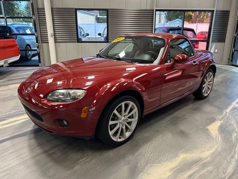 Used 2007 MAZDA MX-5 Miata Grand Touring RWD image 34