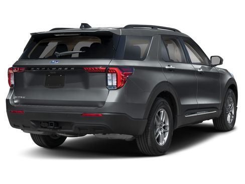 Used 2025 Ford Explorer Active w/ Active Comfort Package RWD image 2