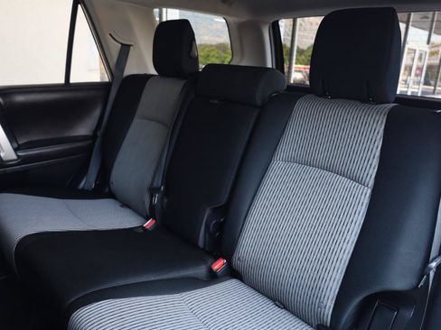 Used 2016 Toyota 4Runner SR5 AWD/4WD image 18
