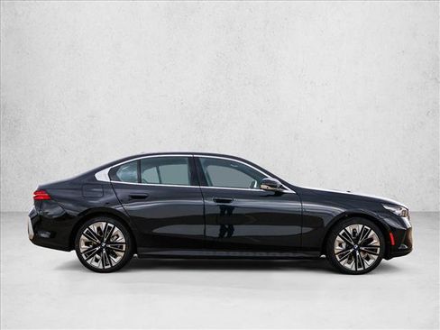 New 2027 BMW 530i xDrive w/ Premium Package AWD/4WD image 4