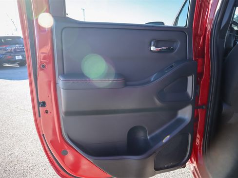 Used 2024 Nissan Frontier PRO-4X w/ Technology Package image 25