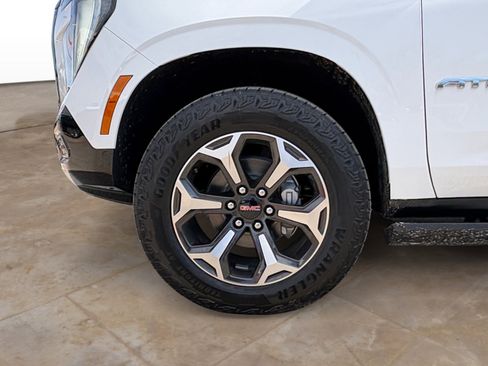 New 2026 GMC Yukon AT4 Ultimate w/ LPO, Floor Liner Package image 31