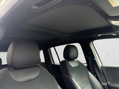 Used 2021 Mercedes-Benz GLB 250 4MATIC image 29